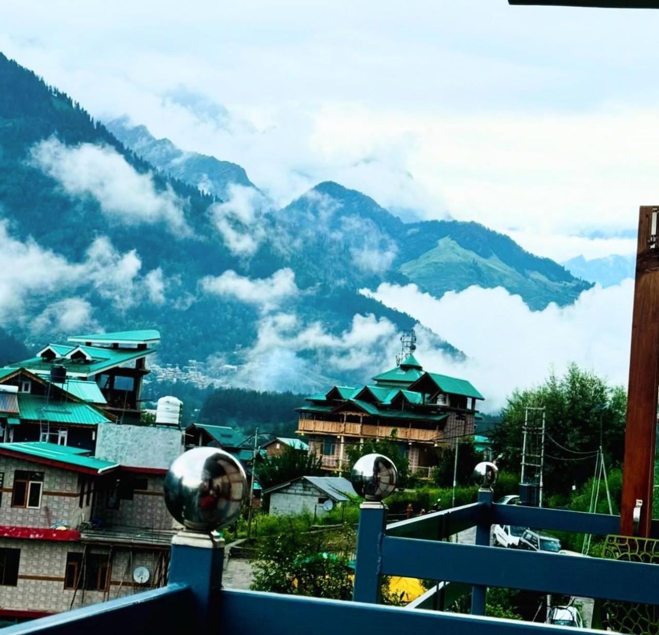 Hotel Himachal Heights Manāli Zewnętrze zdjęcie